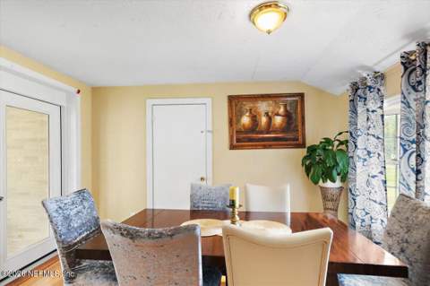 9721 Kline Road, Jacksonville FL - photo 6 of 26