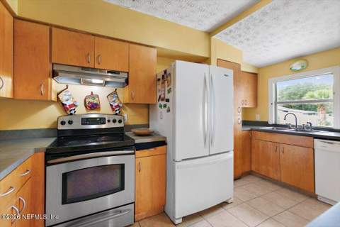 9721 Kline Road, Jacksonville FL - photo 8 of 26