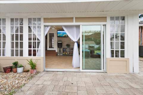 9721 Kline Road, Jacksonville FL - photo 11 of 26