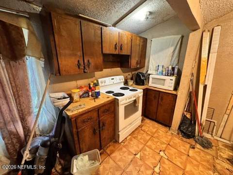 5242 Dodge Road, Jacksonville FL - photo 7 of 26