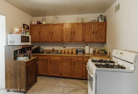 420 11th Street, Jacksonville Beach FL - photo 7 of 27