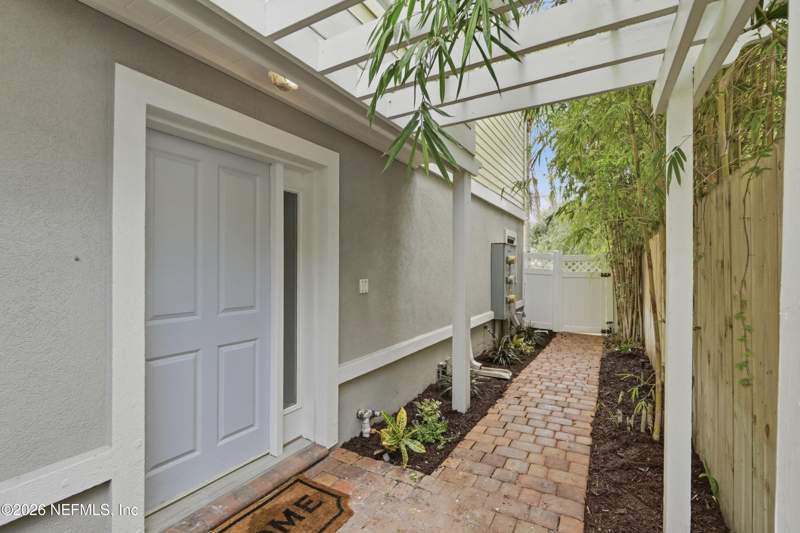4 bedroom Townhouse at 1813 2nd Street, Jacksonville Beach, Jacksonville Beach — photo 2