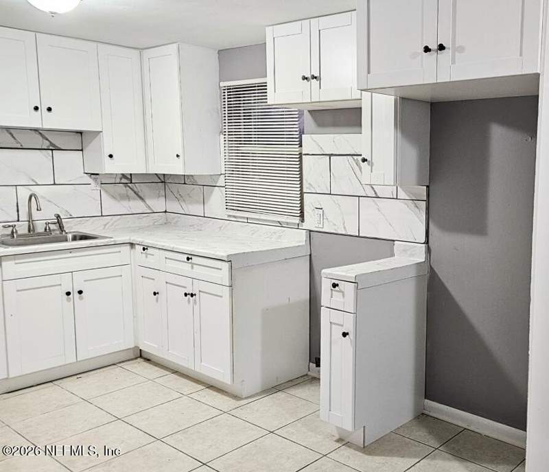 4 bedroom Single Family Residence at 5818 Tusk Court, Washington Estates, Jacksonville — photo 3