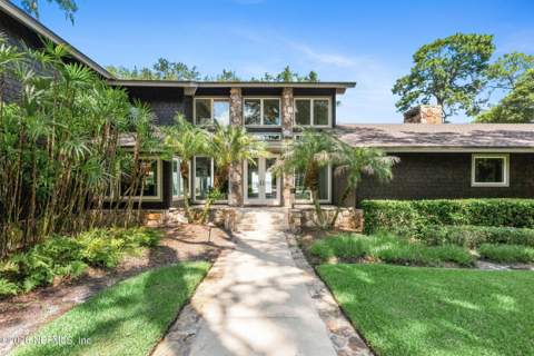 3076 Isser Lane, Jacksonville FL - photo 10 of 109