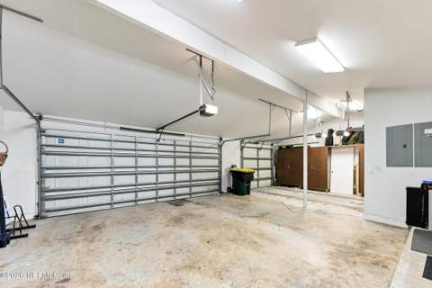 3076 Isser Lane, Jacksonville FL - photo 8 of 109