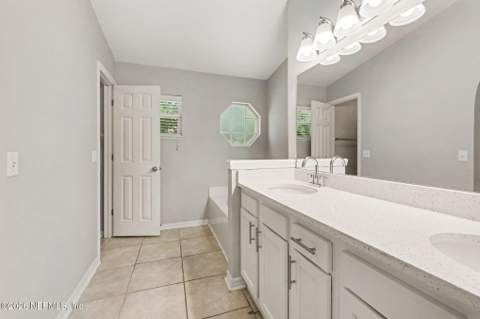 11157 Wyndham Hollow Lane, Jacksonville FL - photo 16 of 29