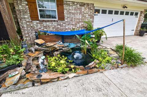 8957 Winrock Drive, Jacksonville FL - photo 9 of 114