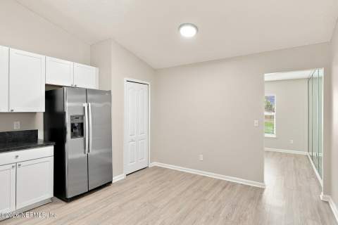 6676 Southern Oaks Drive, Jacksonville FL - photo 10 of 31