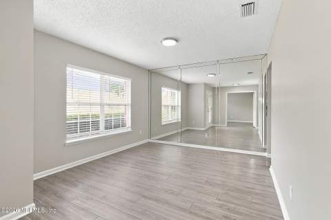 6676 Southern Oaks Drive, Jacksonville FL - photo 13 of 31