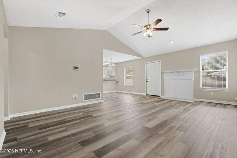 3 bedroom Single Family Residence at 8468 Pikes Peak Drive, Collins Ridge, Jacksonville — photo 3