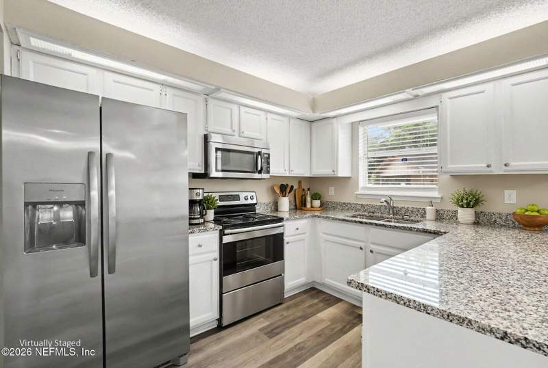 3 bedroom Single Family Residence at 8468 Pikes Peak Drive, Collins Ridge, Jacksonville — photo 4