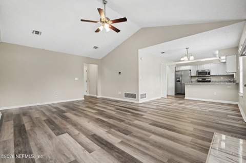 8468 Pikes Peak Drive, Jacksonville FL - photo 9 of 20