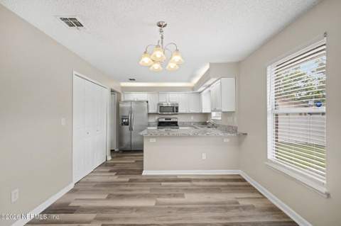 8468 Pikes Peak Drive, Jacksonville FL - photo 8 of 20