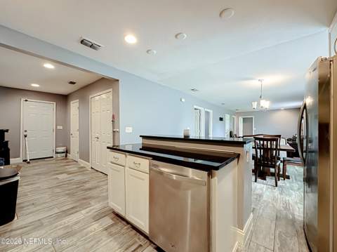 3065 Francis Road, Jacksonville FL - photo 10 of 36
