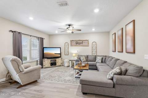 10309 Pavnes Creek Drive, Jacksonville FL - photo 9 of 53