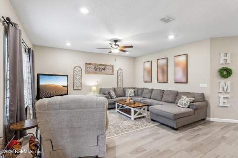10309 Pavnes Creek Drive, Jacksonville FL - photo 10 of 53