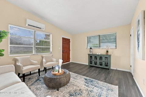 3748 Frye Avenue, Jacksonville FL - photo 7 of 35