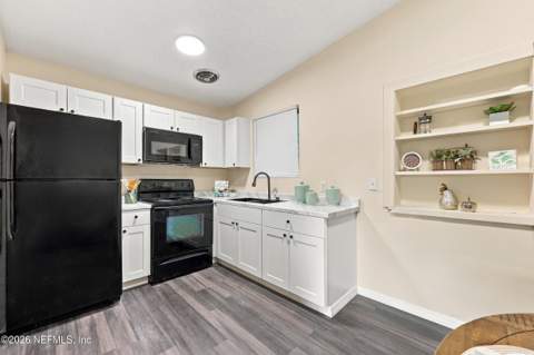 3748 Frye Avenue, Jacksonville FL - photo 8 of 35