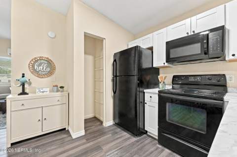 3748 Frye Avenue, Jacksonville FL - photo 9 of 35