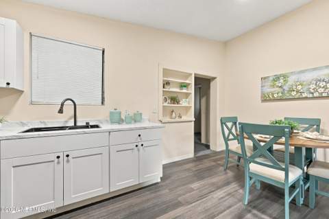 3748 Frye Avenue, Jacksonville FL - photo 10 of 35