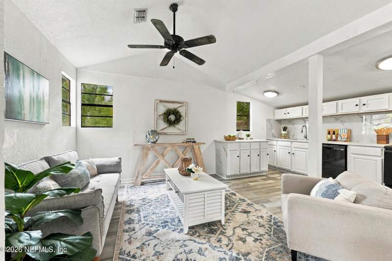 2 bedroom Single Family Residence at 113 Suzanne Avenue #D, Montclair, Orange Park — photo 5