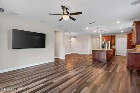 11144 Kentworth Way, Jacksonville FL - photo 17 of 60