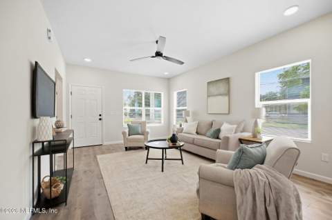 4573 Attleboro Street, Jacksonville FL - photo 8 of 34