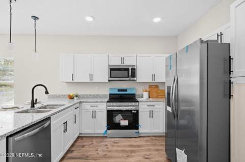 4573 Attleboro Street, Jacksonville FL - photo 12 of 34