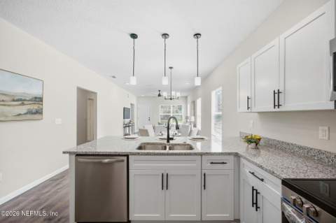 4573 Attleboro Street, Jacksonville FL - photo 10 of 34