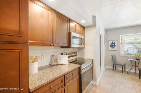 5333 John Reynolds Drive, Jacksonville FL - photo 9 of 42