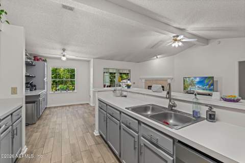 8078 Macnaughton Drive, Jacksonville FL - photo 11 of 47
