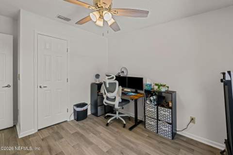8078 Macnaughton Drive, Jacksonville FL - photo 14 of 47