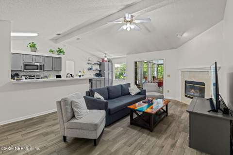 8078 Macnaughton Drive, Jacksonville FL - photo 18 of 47
