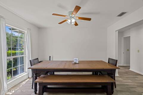 8078 Macnaughton Drive, Jacksonville FL - photo 6 of 47