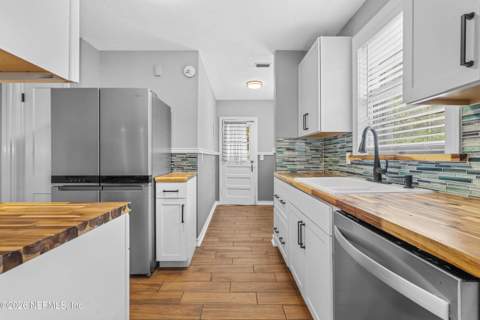 1603 Parrish Place, Jacksonville FL - photo 10 of 38