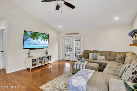 1091 13th Street, Jacksonville Beach FL - photo 9 of 23