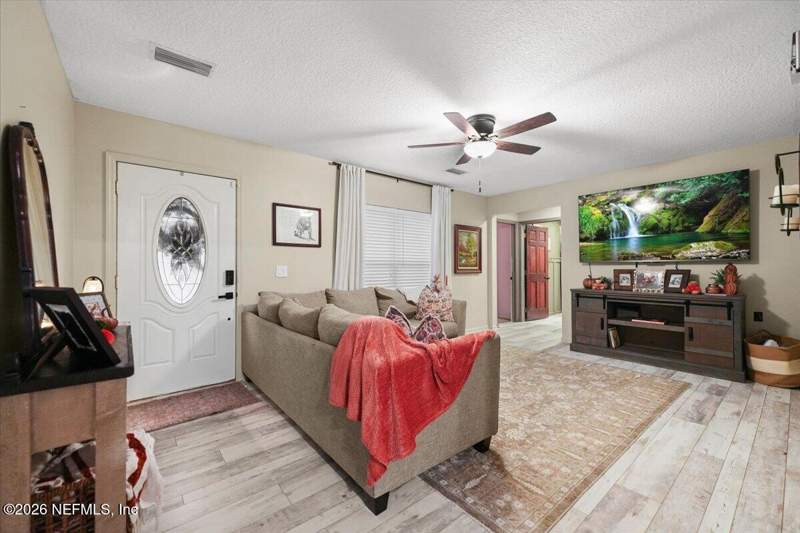 4 bedroom Single Family Residence at 35686 Quail Road, Callahan, Callahan — photo 4