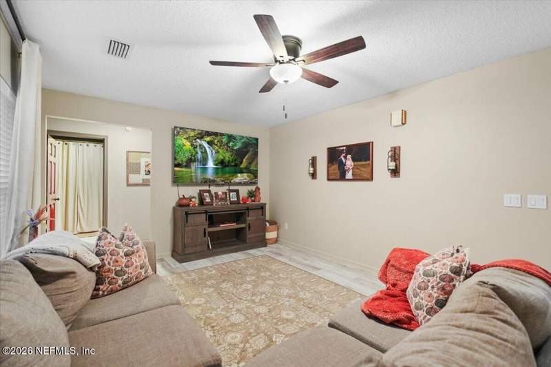 4 bedroom Single Family Residence at 35686 Quail Road, Callahan, Callahan — photo 5