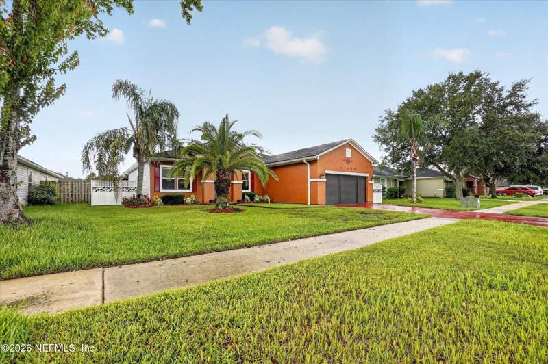 3 bedroom Single Family Residence at 11518 Brian Lakes Drive, Adams Lake, Jacksonville — photo 2