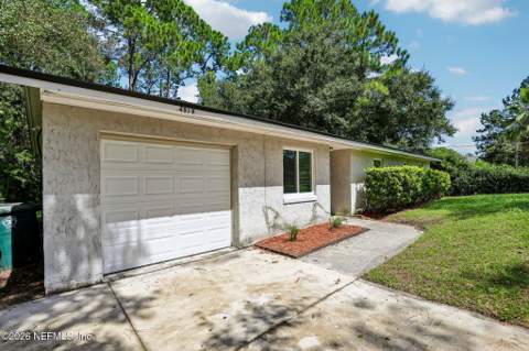 4979 Tan Street, Jacksonville FL - photo 6 of 41