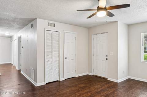 4979 Tan Street, Jacksonville FL - photo 8 of 41
