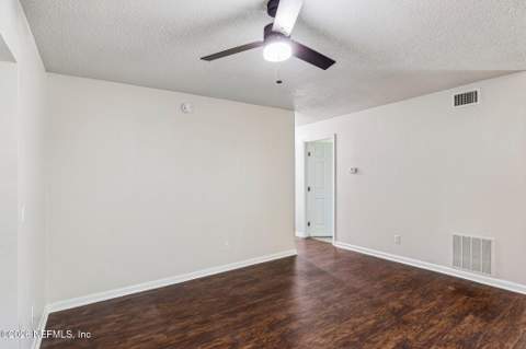 4979 Tan Street, Jacksonville FL - photo 14 of 41