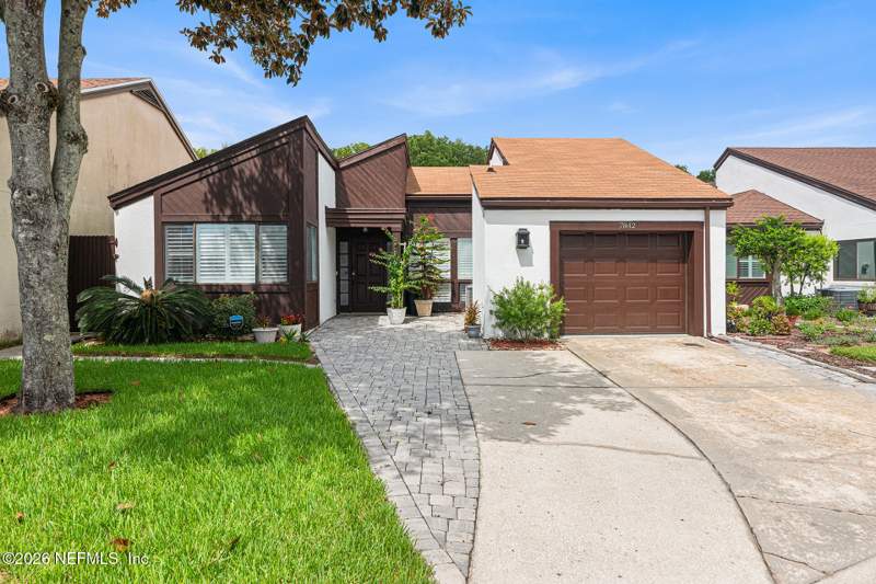 3 bedroom Single Family Residence at 7842 Linkside Drive, Linkside At Baymeado, Jacksonville — photo 2