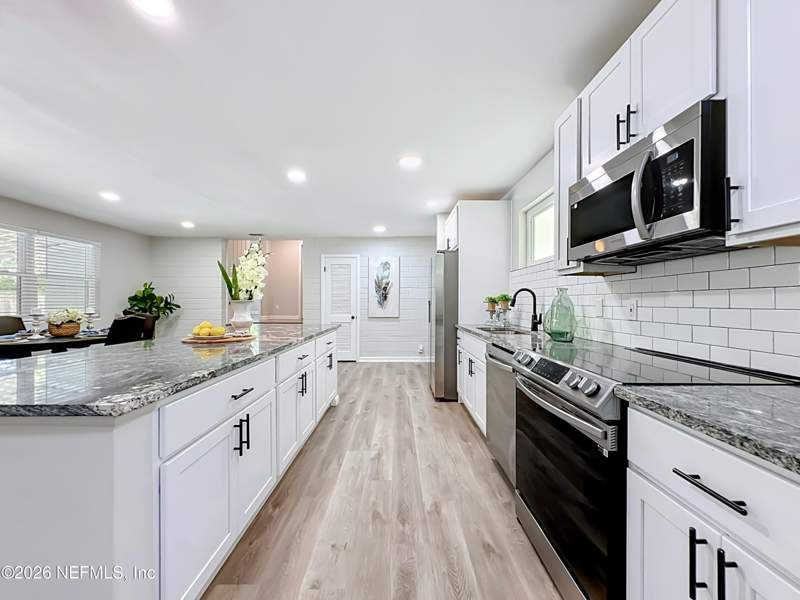 3 bedroom Single Family Residence at 7214 Poinciana Avenue, San Jose, Jacksonville — photo 5