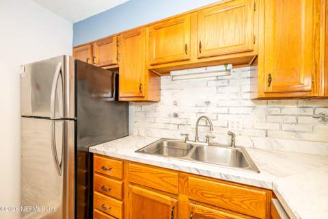 1071 Edgewood Avenue #302, Jacksonville FL - photo 16 of 26