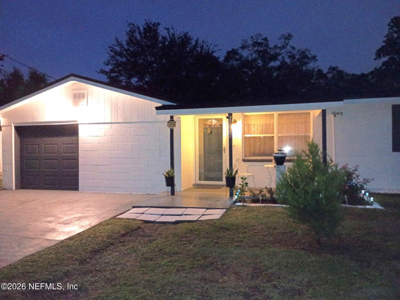 3 bedroom Single Family Residence at 7047 Delisle Drive, Oak Hill, Jacksonville — photo 3