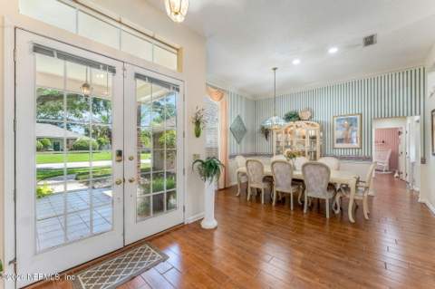 8982 Hunt Valley Drive, Jacksonville FL - photo 8 of 53