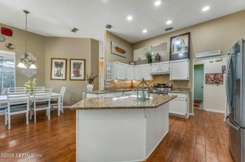 8982 Hunt Valley Drive, Jacksonville FL - photo 15 of 53