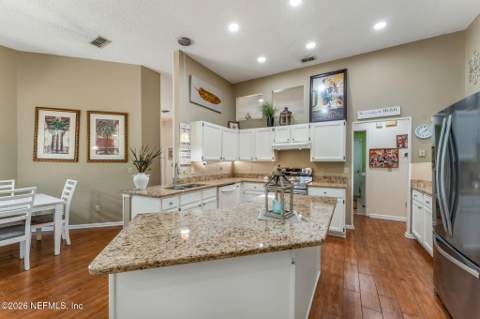 8982 Hunt Valley Drive, Jacksonville FL - photo 17 of 53