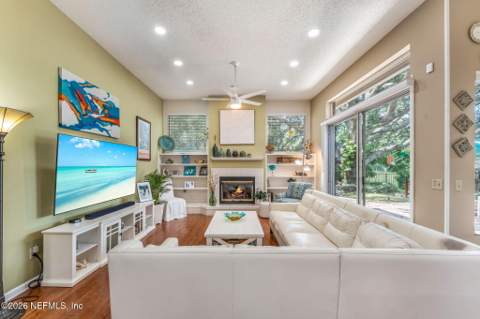 8982 Hunt Valley Drive, Jacksonville FL - photo 23 of 53